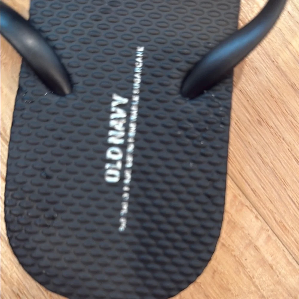 Old Navy Classic Black Sandals new with no tag